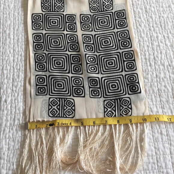 EUC Echo multi paneled oblong silk scarf w/fringes - Picture 6 of 8